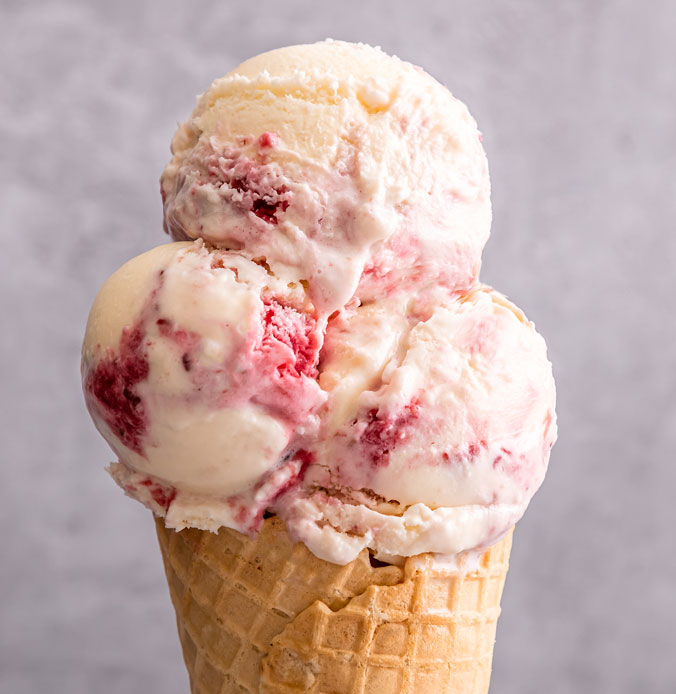 Lakes Ice Cream Raspberry Pavolva Flavour