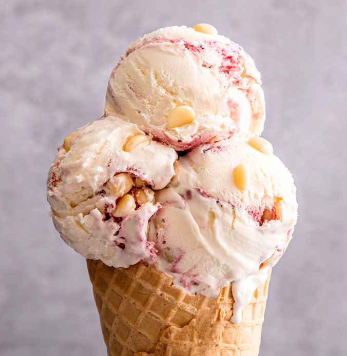 Lakes Ice Cream White Chocolate and Raspberry Flavour